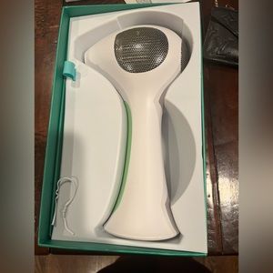 TRIA Laser Hair Removal x4. This is in like new condition.